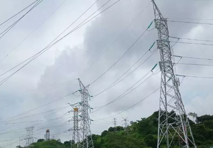 La ley que regula el servicio de electricidad en el país cumple 30 años en 2027. Archivo