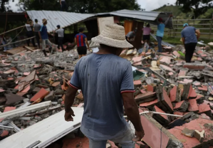 Más de 200 viviendas resultaron afectadas por el terremoto.  EFE