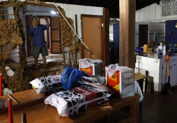 En el interior del país todavía se recurre a métodos de construcción artesanales, lo que aumenta la vulnerabilidad de las viviendas. EFE