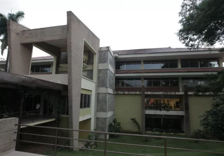 Biblioteca Nacional 'Ernesto J. Castillero', en el Parque Omar. Foto: Archivo.