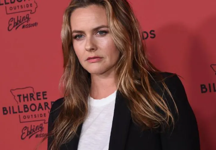 Alicia Silverstone.