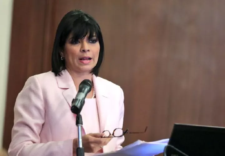La directora de la Antai ha sido cuestionada por sus constantes viajes y silencio ante escándalos de corrupción.