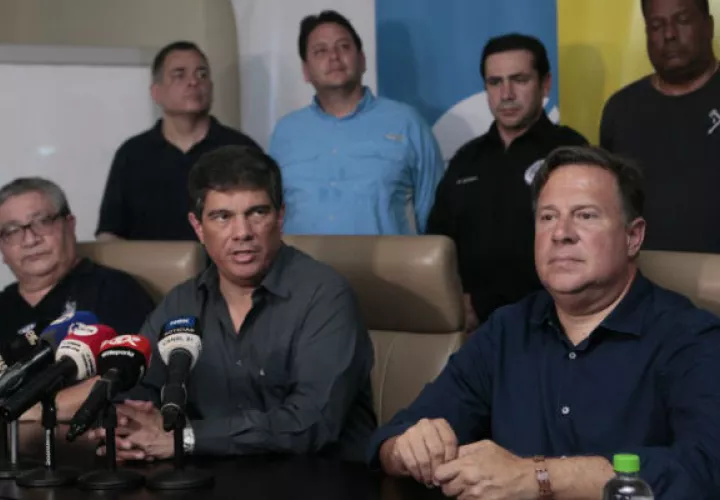 El gerente de Etesa, Gilberto Ferrari, y el mandatario Varela estuvieron al frente del primer informe. Víctor Arosemana