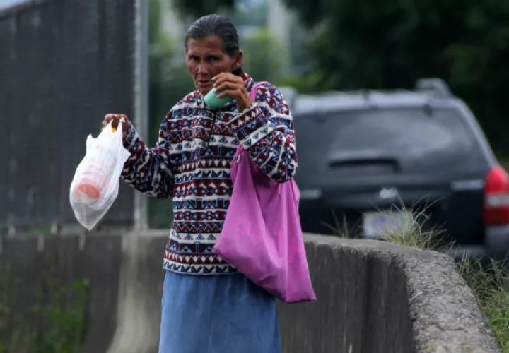 344.009 hogares se encuentran, a su vez, bajo la línea de indigencia, lo que incluye a 1,35 millones de personas.