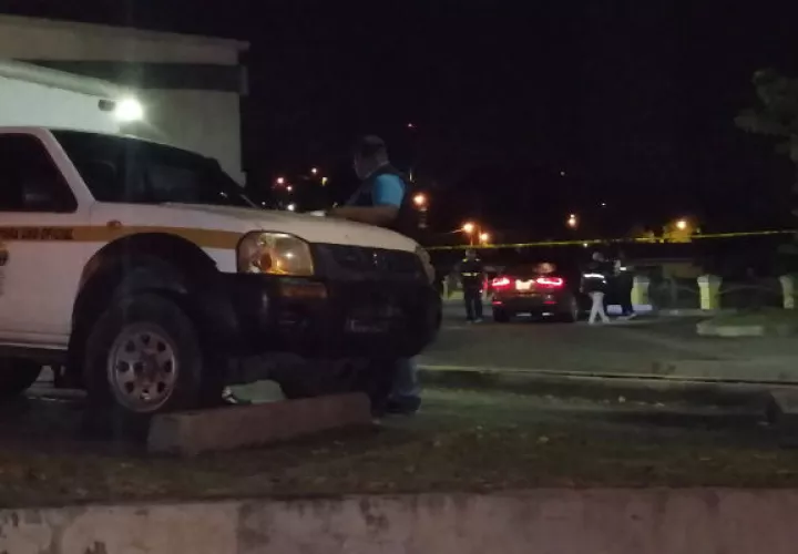 Dentro del auto, en Arraiján, fue encontrada una cantidad no determinada de dinero. Foto: Eric Montenegro.