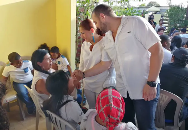 El conversatorio fue con el fin de conocer de cerca las necesidades de los residentes de Arraiján y con el fin de mejorar la cara del distrito. Foto/Eric Montenegro 