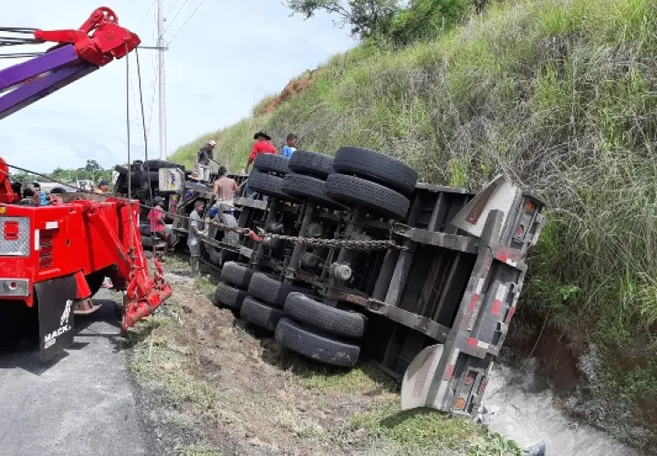 Los vecinos informaron que en ese punto se han dado lamentables hechos, ya que varias personas han perdido la vida. Foto/Melquiades Vásquez