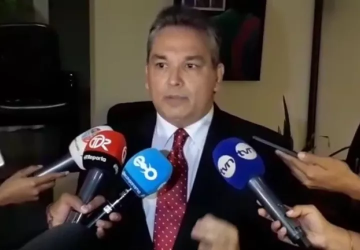 Alfredo Castillero Hoyos es acusado de acoso sexual y laboral contra subalternas.