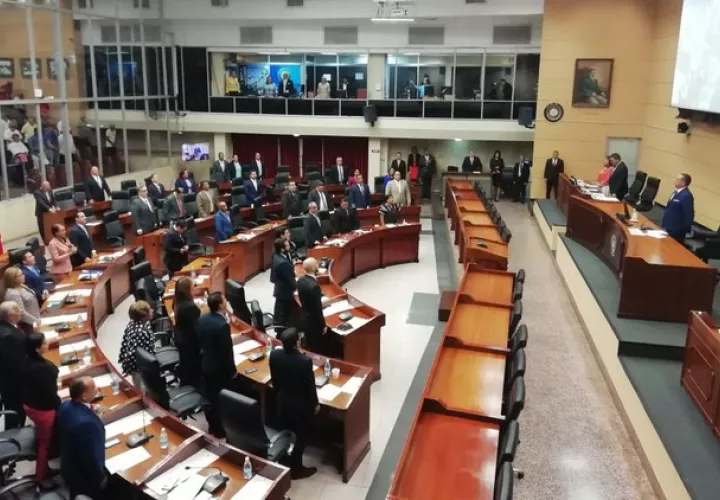 El pleno de la Asamblea Nacional aprobó la devolución a segundo debate del proyecto de Ley No.12 de las APP. 