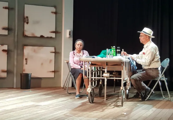 Ceila González y Lucho Gotti, en Autopsia psicológica, en Teatro En Círculo. Foto: Cortesía.