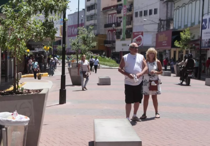 La Peatonal de la Avenida Central. 