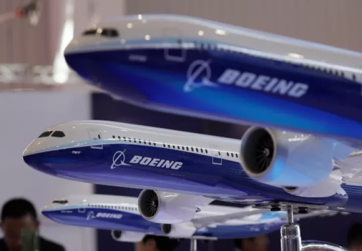  La compañía ha estado trabajando con aerolíneas en su "preparación para la vuelta al servicio" de los aviones en ciudades con aeropuertos de gran tráfico como Miami, Singapur, Moscú o Tokio. FOTO/AP