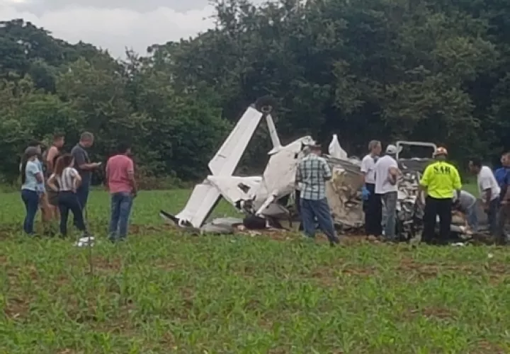 El accidente aéreo que sufrió el pasado sábado 21 de septiembre, cuando la avioneta HP1760 en la que viajaba se prescipitó a tierra a media milla al norte del aeropuerto Augusto Vergara en Guararé.