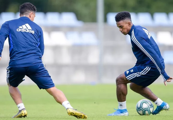 Yoel Bárcenas (der.) en los entrenamientos con Real Oviedo. Foto: @RealOviedo 