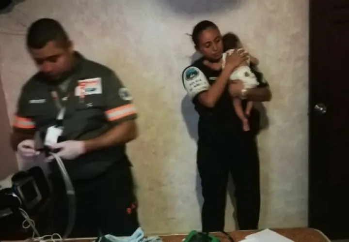 Desconocidos abandonan a un bebé de meses en una pensión de Calidonia. Foto: Policía Nacional.