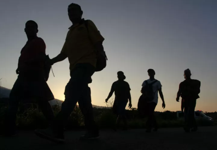 Una primera caravana de migrantes, ahora formada por unas 7.000 personas, partió el 13 de octubre de San Pedro Sula.