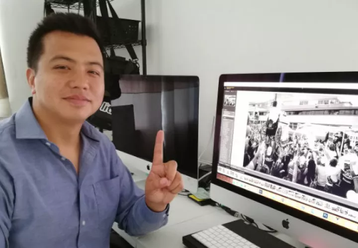 El fotógrafo Carlos Yap espera lograr una fotografía con Lucas y el papa Francisco.  Miriam Lasso