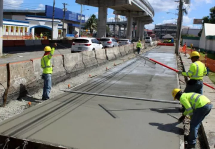 Algunas carreteras del país están siendo construidas con cemento Portland, el que se proponía en el proyecto. Foto de Víctor Arosemena