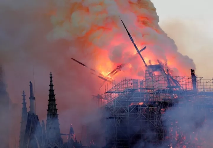  la primera alerta de "fuego" saltó en el panel de control del monumento a las 6.18 hora local del pasado 15 de abril.