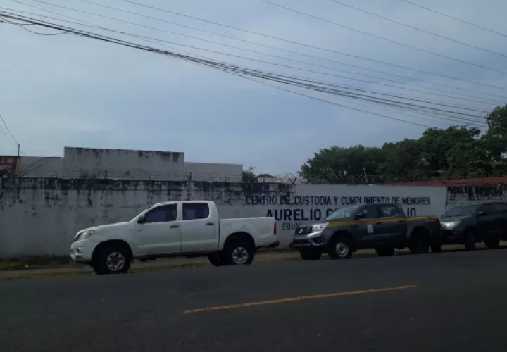Las autoridades han iniciado las investigaciones de esta evasión del Centro de Cumplimiento y buscan esclarecer si hubo o no participación de la seguridad interna (custodios) para que escaparán del lugar.