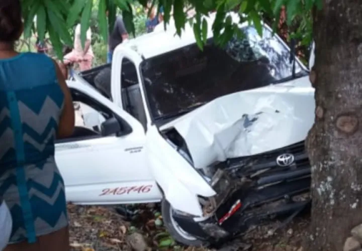 Se pudo conocer que durante la diligencia efectuada por el Ministerio Público, al vehículo tipo pick up donde viajaba Viquez Cedeño, se encontró mas de $150,000 en efectivo, sumado a las $9,980 que mantenía en su poder a su llegada al hospital regional. Foto/Mayra Madrid