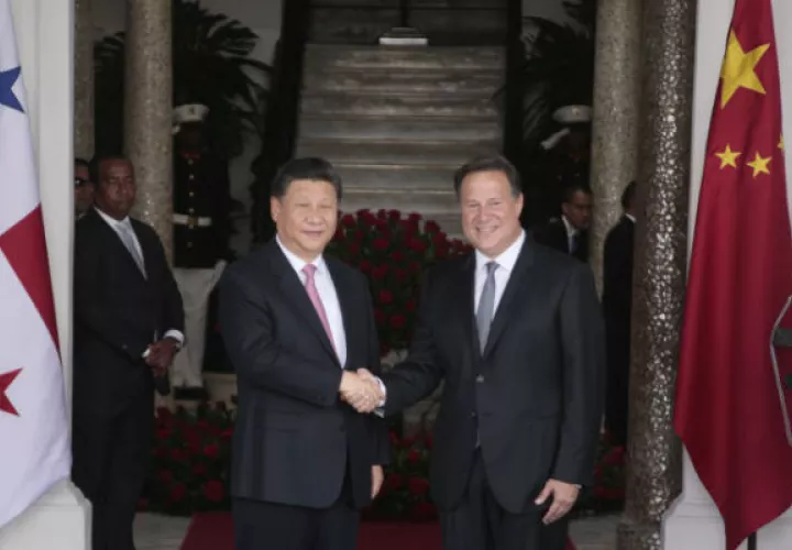 Juan Carlos Varela le prometió a Xi Jinping que las relaciones entre Panamá y China se llevarán sin injerencia de ningún otro país. Víctor Arosemena