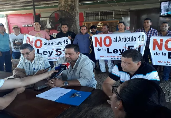 Este grupo que  amenaza con salir protestar si el gobierno del presidente Juan Carlos Varela no le pone un alto a este problema que les ocasiona pérdidas a los nacionales.