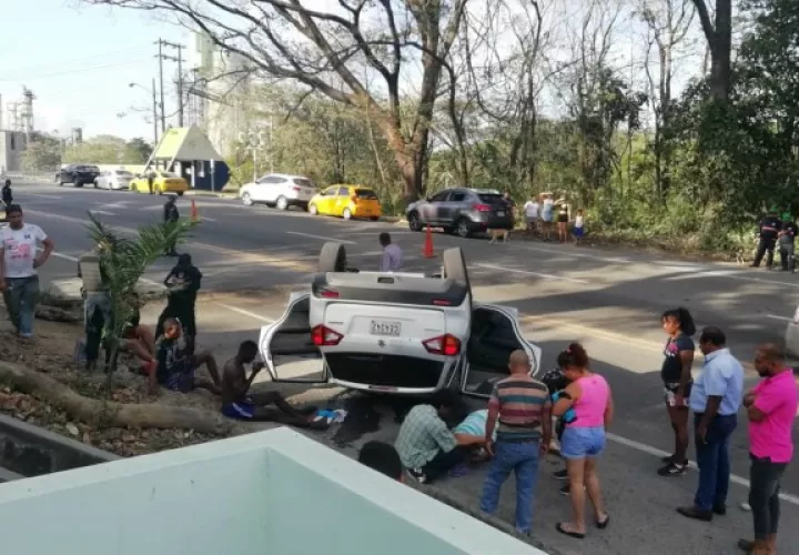 Las autoridades investigan las causas del accidente. Foto/Diómedes Sánchez