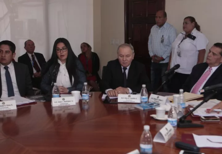 El magistrado designado por el Ejecutivo necesita cinco votos de los nueve diputados que integran la Comisión de Credenciales.