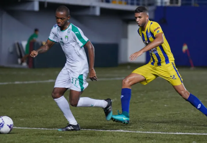Costa del Este se impuso a Universitario. Foto:Fepafut