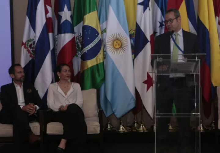 El taller realizado hace unos días busca generar un diálogo regional sobre la problemática del lavado de activos a través del comercio. Foto: Víctor Arosemena