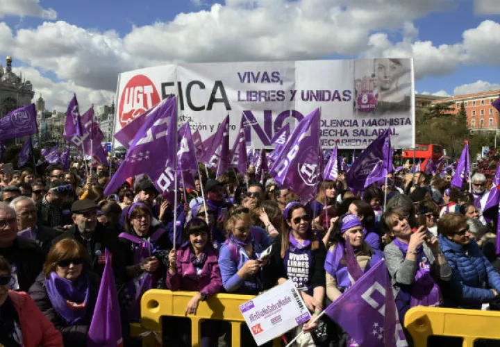 En Perú, el mayor obstáculo de la mujer para el ejercicio de sus derechos es “el tiempo”.