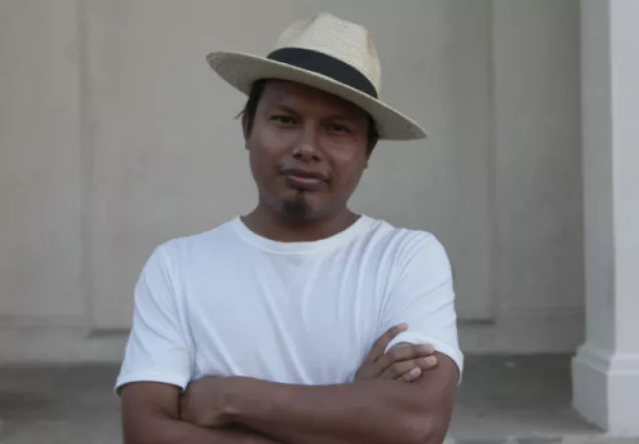 Duiren Wagua, cineasta guna, coproductor de La Casa de Papel en la comarca Guna en Panamá. Víctor Arosemena