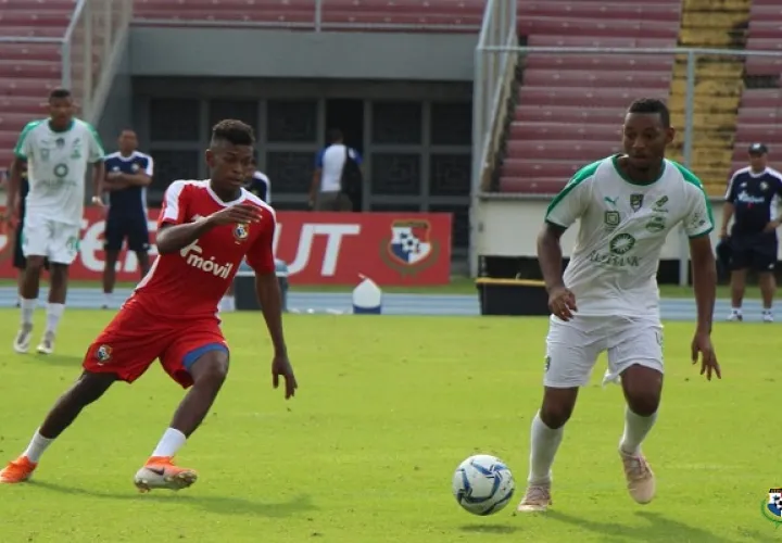 La Roja tuvo fogueo contra Costa del Este juevenil. Foto: Fepafut