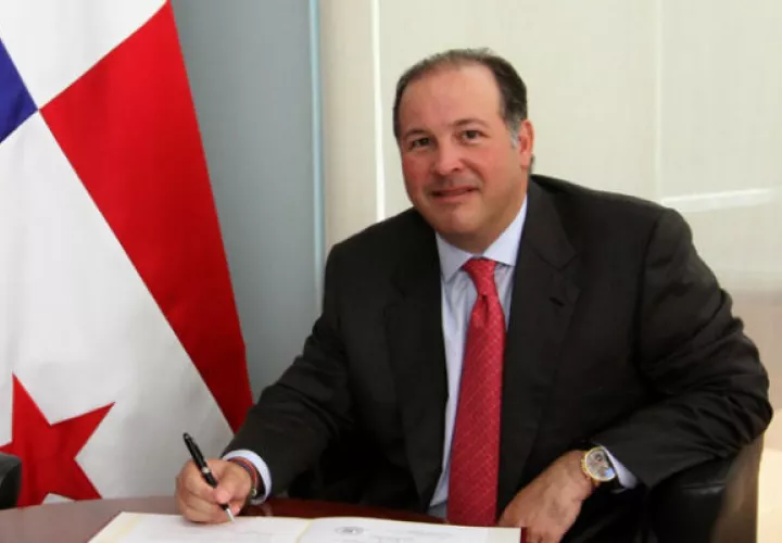 El embajador de Panamá en Estados Unidos, Emanuel González Revilla niega que relaciones con china se haya abordado en reunión con Mike Pompeo.