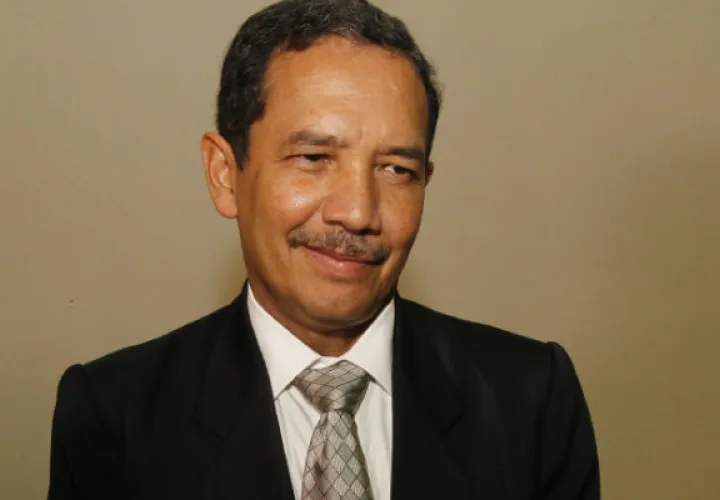 Eric Ulloa, viceministro de Salud, firmó el documento ayer.