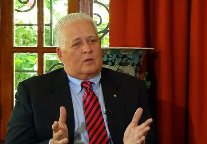 Ernesto Pérez Balladares fue presidente de de la República de Panamá de 1994 a 1999.