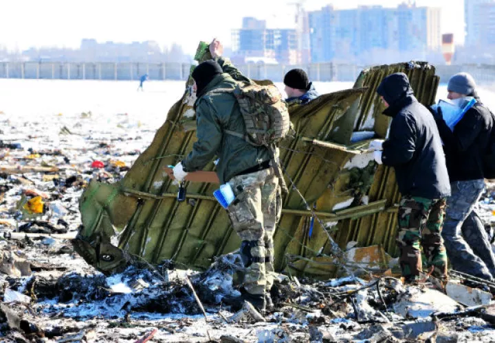 Restos del avión estrellado. Foto/ AP