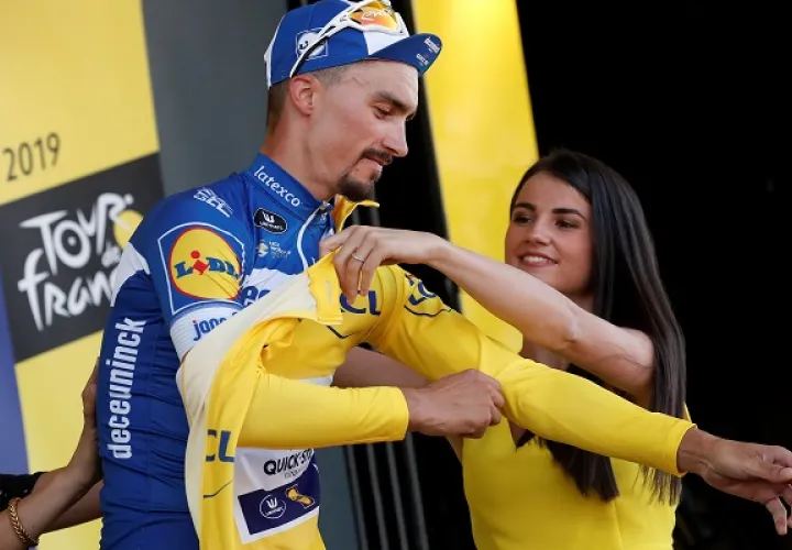Julien Alaphilippe conservó el liderato.
