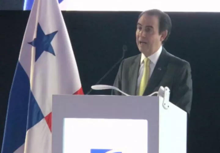 Superintendente de Bancos de Panamá, Ricardo Fernández mostró cifras del sector. Foto: SBP.