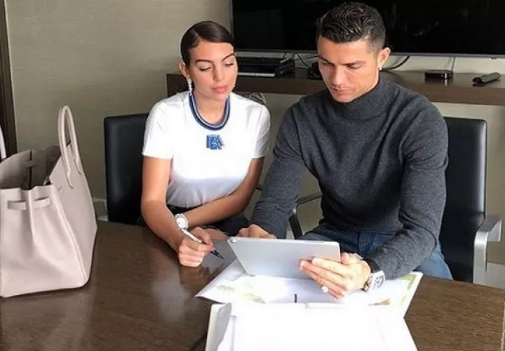 La pareja emprende junta una nueva aventura.