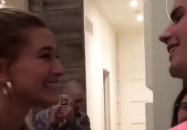 Hailey Baldwin y Justin Bieber.