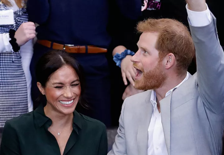 El grupo terrorista de la División Sonnenkrieg publicó un dibujo horrible del príncipe Harry, de 34 años, que sangraba después de recibir un disparo en la cabeza.