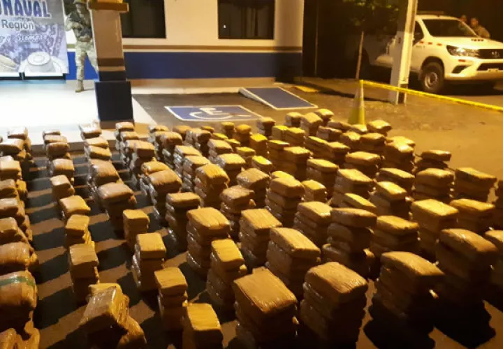 La sustancia fue ubicada a bordo de una lancha que se encontraba en la desembocadura del río Santa María, en Herrera.