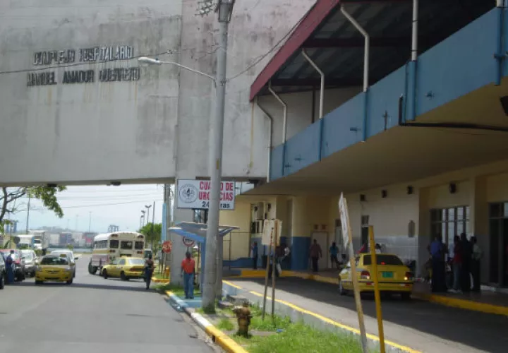 El sospechoso fue llevado al hospital de Colón. Foto: Diómedes Sánchez.