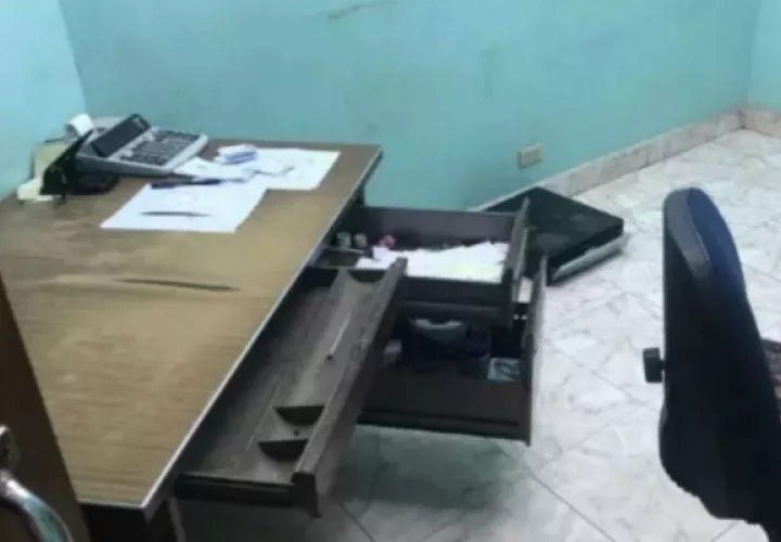Delincuentes ingresan a oficinas del IDAAN. Foto/Panamá América