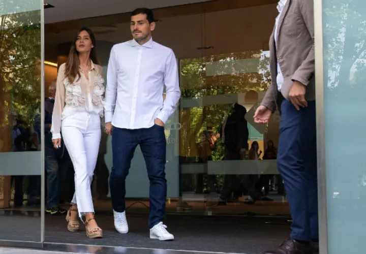 Iker Casillas y su esposa Sara Carbonero. Foto:EFE
