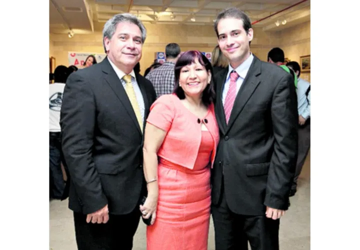 3.  Yoira Pinate, Iván Espinosa e Isabel Madrid. 