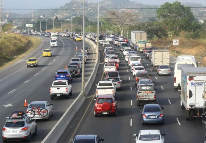 El domingo 21 de abril el horario de inversión de carriles se mantendrá desde las 8:00 a.m. a 6:00 p.m., para los viajantes que retornen hacia la capital y se invertirá un carril desde El Nance de San Carlos hasta Sajalices.
