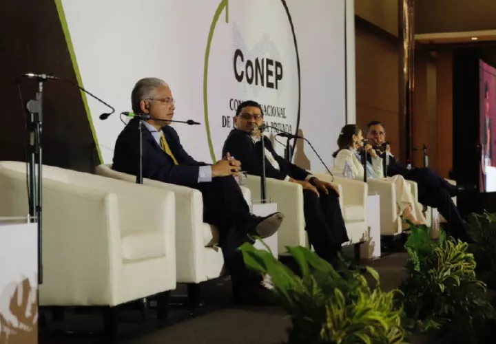 En foro del Conep hubo 3 sillas vacías. Cortesía